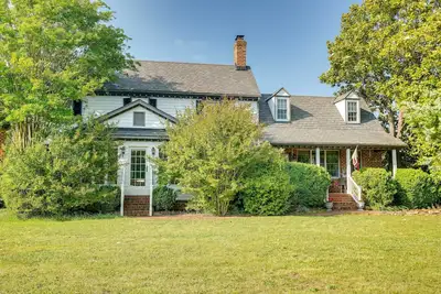 Image de Nouveau! Terre Haute Manor Farmhouse w \/ Deck & Grounds