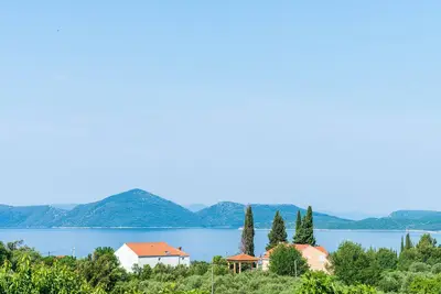 Image de Apartment & Rooms MaĹľdin - Appartement 1 chambre avec balcon et vue sur la mer