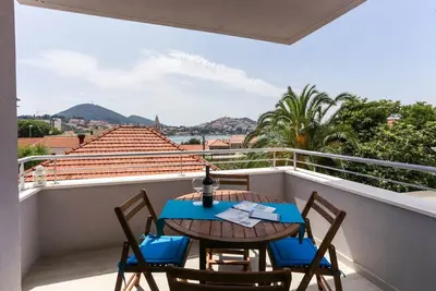Image de Apartments Villa Karmen - Appartement 2 Chambres avec Balcon et Vue sur la Mer (Luči)