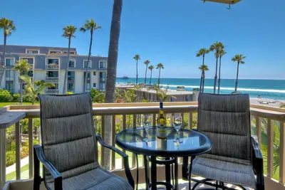 Image de Nouvelle Liste! Ocean & Pier View Condo, mises à niveau!