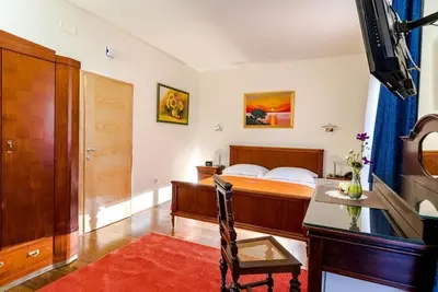 Rooms Miron - Chambre Double Supérieure avec Vue sur la Piscine - R6