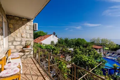 Image de Apartments Nicol - Appartement 2 Chambres avec Balcon et Vue sur la Mer