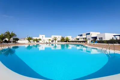 Appartement spacieux \"Casa Nancy\" avec vue sur les montagnes, piscine, Wi-Fi et terrasse
