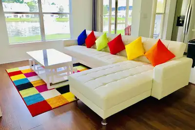 Image de Nouveau Lakefront Disney Vacation Home