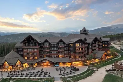 Image de One Ski Hill Place, Rock Resort - Location de luxe de 4 chambres à coucher, pour 10 personnes. Ski-In / Out