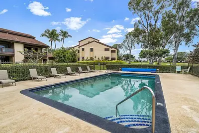 * Nouveau prix de la propriété 25% de réduction * 2br rénové sur le parcours de golf Robert Trent Jones, Waikoloa Villas F-100