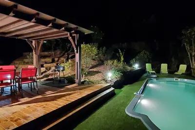 Image de Maison Familiale Totalement Independante Avec Piscine