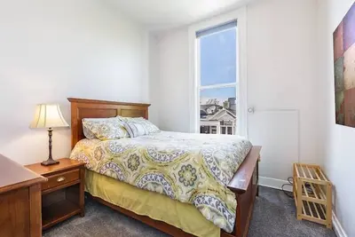 Image de Marina Sf 3 Bd \/ 2ba Plat Sur Trendy Union Street!