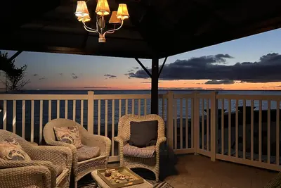 Image de Cottage bord de mer avec piscine et spa