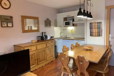 Image de Charmant 3 Pièces pour 8 avec Balcon et Piscine à Vignec, près de Saint-Lary-Soulan