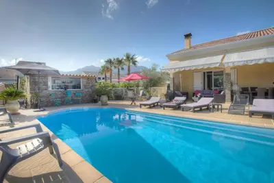 Image de Superbe villa tout confort avec piscine privée