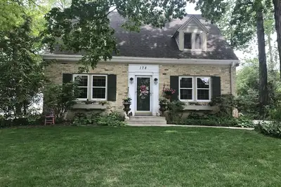 Image de Belle maison dans la banlieue de Milwaukee, accès facile au centre-ville de Milwaukee.