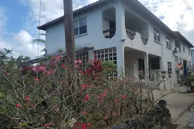 Image de Maison de style espagnol à deux étages sur la plage - Appartement