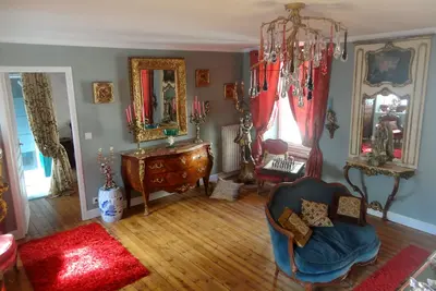 Image de Présentation de l'Hôte, de l'environnement, et de votre suite \" Ti Trianon\"