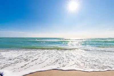 Image de Aimez l'air de la mer et les sons des vagues qui se brisent, c'est l'endroit idéal pour votre escapade!