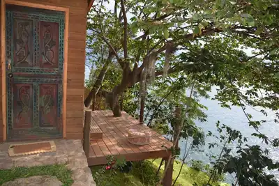 Image de Cabine Spectaculaire Au Bord Du Lac - Baba Yaga Atitlan