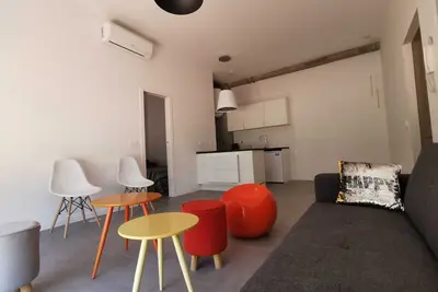 Image de Torremolinos central: appartement de style loft au bord de la piscine