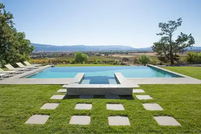 Image de Majestic Ranch Surplombant Acres of Vineyards