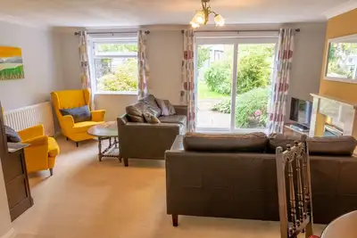 Image de Avondale Bungalow - Un chalet pouvant accueillir 4 personnes dans 2 chambres