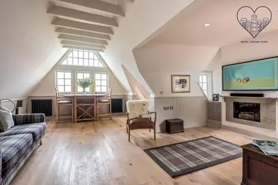Image de Magnifique penthouse, vue imprenable, château à 2 minutes