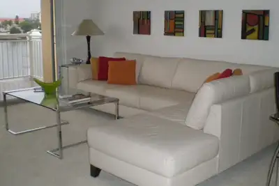 Image de Condo de luxe sur l'eau, calme et serein, près de la célèbre plage de Clearwater