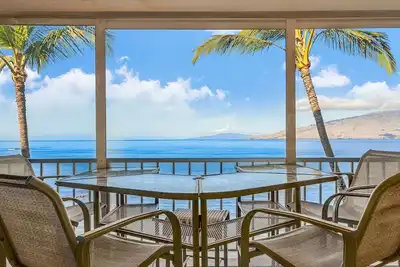 Image de Premier Location 3bd Oceanfront Menehune Shores 414