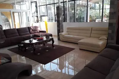 Image de 5 chambres 5 salles de bain bungalow peut accueillir jusqu'à 15 personnes (petit déjeuner compris)