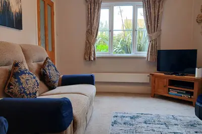 Image de Un chalet attrayant, qui accepte les animaux domestiques, avec jardin clos orienté au sud.