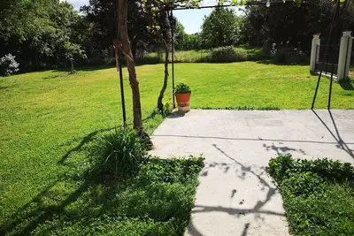 Image de Location maison 120 m², climatisée, entourée de bois, pour les vacances