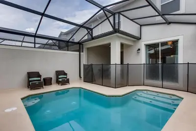 Image de 4837 Ml - Maison de ville avec 4 chambres et piscine privée - 10 min Disney