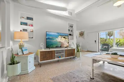 Image de Lido Beach Villa, 1. 2k sf, 1 bloc de la plage