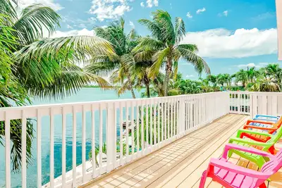 Image de Oceanfront Paradise!