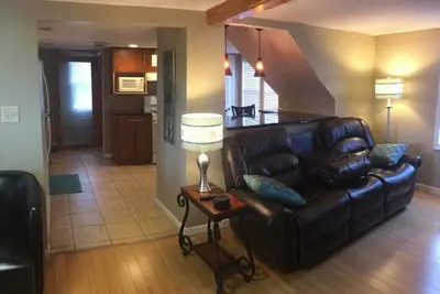Image de Appartement moderne avec une chambre 35 km de Chicago