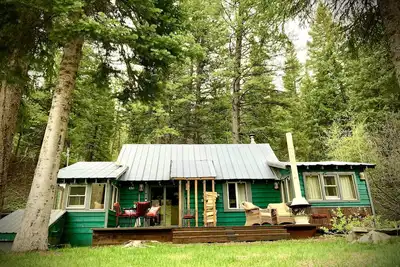 Image de Upper Board Ranch Cabin avec accès dans l'arrière-pays. . . Aucun frais pour un animal domestique