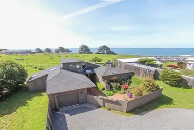 Image de Situé sur une belle prairie à 200 mètres de la plage