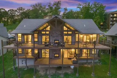 Détendez-vous et retirez-vous dans un pavillon de luxe avec une vue magnifique sur le lac!