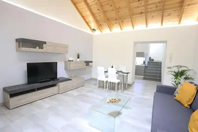 Image de Maison individuelle, avec 3 chambres, 3 salles de bain, salon, cuisine, jardin