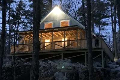 Image de Rocky Haven: Tranquil Lakeside Cottage Near Acadia