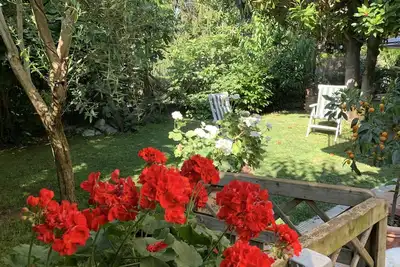Image de élégant appartement avec jardin - centre historique adjacent et hôpital civil