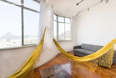 Image de appartement de type loft au sommet de Rio et de la baie de Guanabara