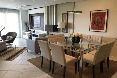 Image de Bel appartement à Jurerê Internacional avec piscine