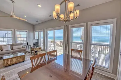 Image de Bienvenue à \"Sol Therapy\" Paradis en bord de mer récemment rénové 4 / bd et 3 / bain