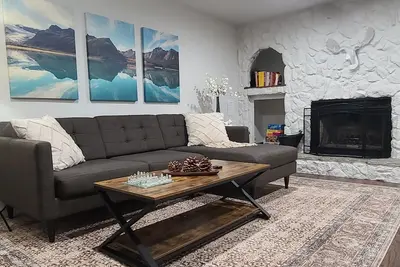 Image de Retraite des ours - 2br / 1. 5ba / Spa / WiFi / Près du lac / Location de vélo / kayak gratuite de 2 heures