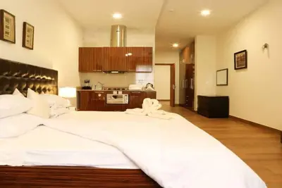 Image de 1313 appartements luxueux et sécurisés avec 3 chambres à coucher 24\/7 électricité
