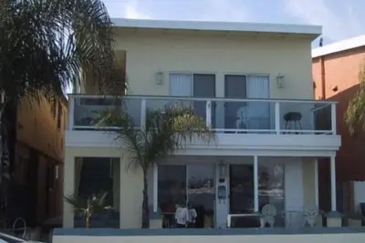 Image de Maison de plage sur la baie! Belmont Shores 1 ch pour 4 personnes au bord de l'eau, lit Kingsize