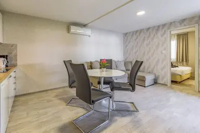 Mobile Home Rojnic- Campsite