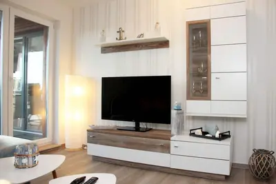 Image de Appartement moderne de construction récente avec grande loggia et salle de bain spacieuse