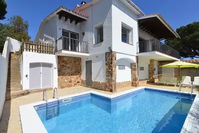 Image de Club Villamar - Belle villa de 6 personnes avec piscine privée et vus imprenable sur la Méditerra. . .