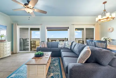 Image de Premier condo 2br à First Flight Retreat - vues infinies sur l'océan, commodités du centre de villégiature et emplacement central Kill Devil Hills (Ffr205 - Salt Air)