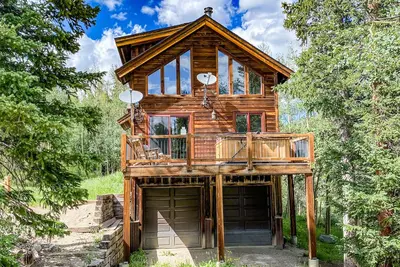 Image de La réclamation Jumper Getaway avec vue, bain à remous, et salle des médias près de Breckenridge